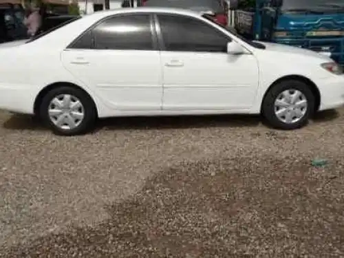 Toyota camry 2002 le blanco 