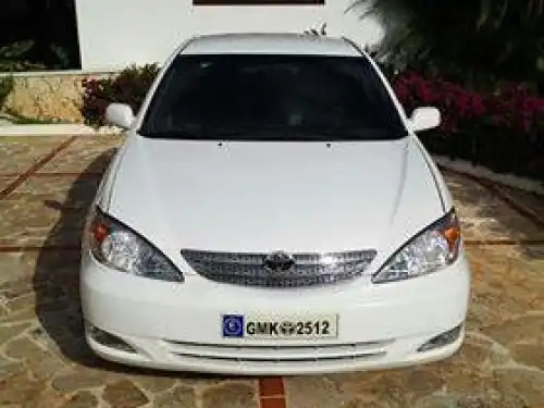 Toyota camry 2003 blanco 