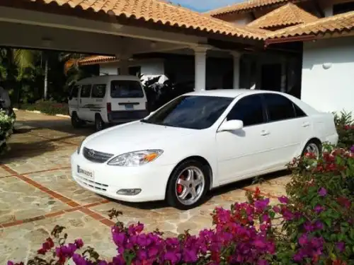 Toyota camry 2003 blanco 