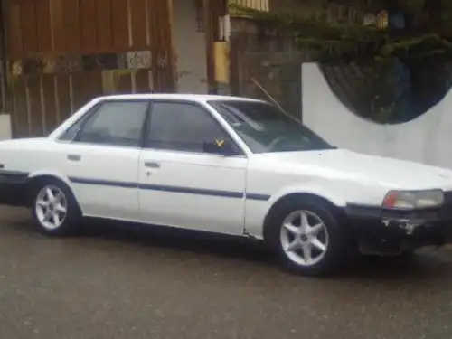 Toyota camry 88 color blanco