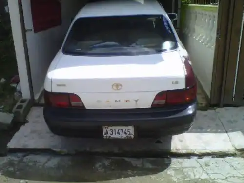 Toyota camry 96 blanco