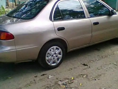 Toyota corolla 98, esta nitido