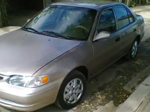 Toyota corolla 98, esta nitido