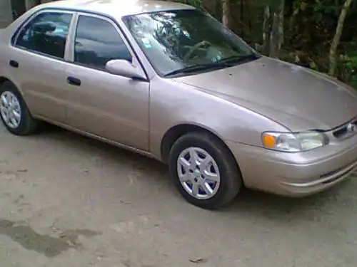 Toyota corolla 98, esta nitido