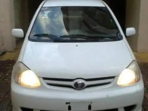 Toyota platz 2005 