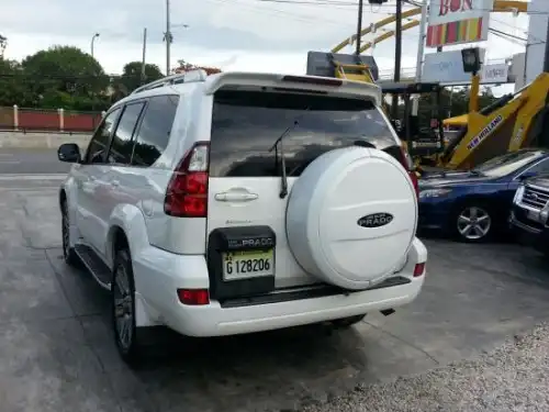 Toyota prado 2006 condiciones de nueva