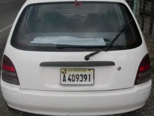 Toyota starlet 2000 blanco 
