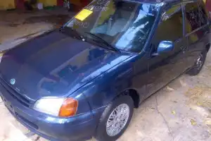 Toyota starlet 99 nitido