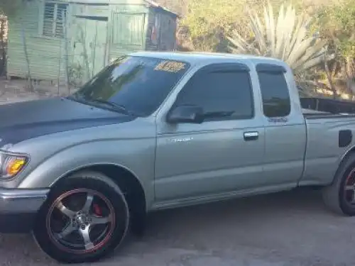 Toyota tacoma 2004 gris mecanica 