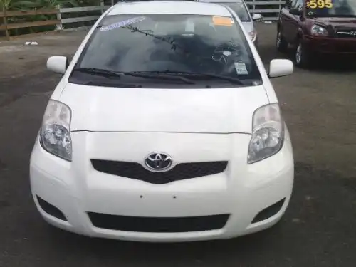 Toyota yaris 2008 blanco 