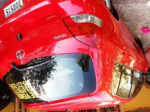 Toyota yaris 2009 americamo recien llegado color rojo 