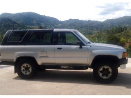 Toyota 4 Runner 88 v6 4x4