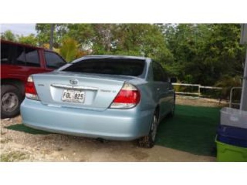 Toyota Camry 4 puertas del 2005