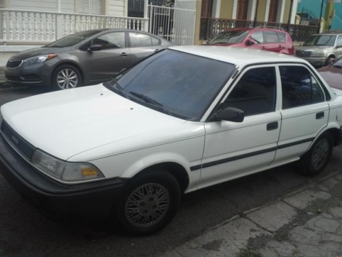 Toyota Corolla 1990 4 puertas