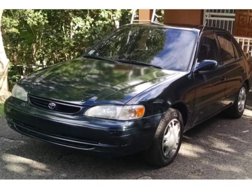 Toyota Corolla 1999 $3,800