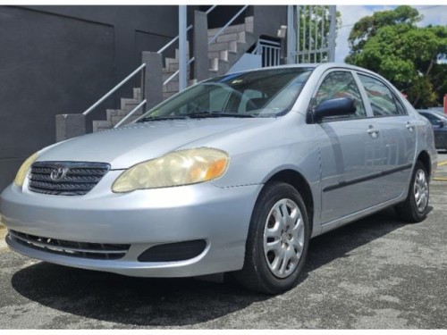 Toyota Corolla 2005 bien cuidado buen millaje