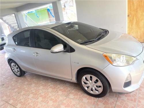 Toyota Prius c 2012