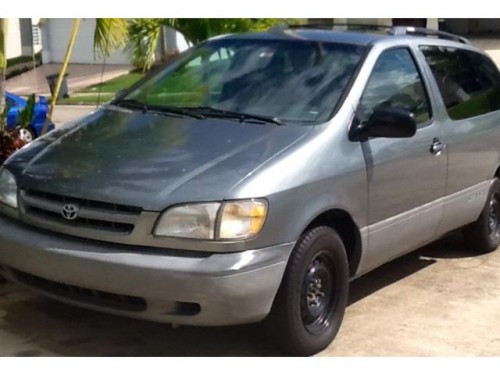 Toyota Sienna 1999 en buenas condiciones