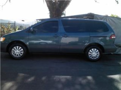 Toyota Sienna 2001 $5000