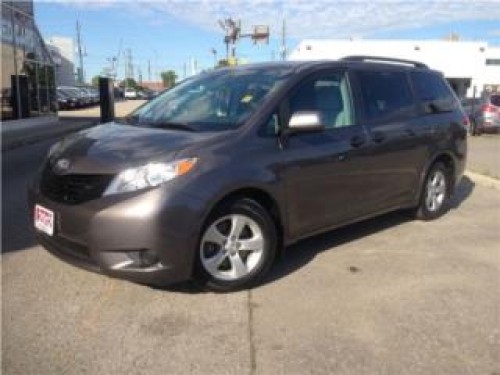 Toyota Sienna LE V6 2012 En Perfectas Condiciones