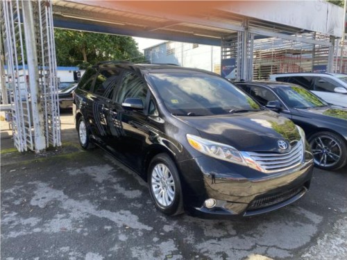 Toyota SiennaLÃ­mited premium 2015 17995