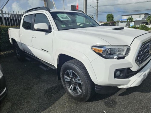 Toyota Tacoma TRD Sport 2019 solo 22K millas