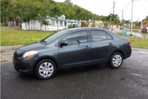 Toyota Yaris 2011 4 puerta