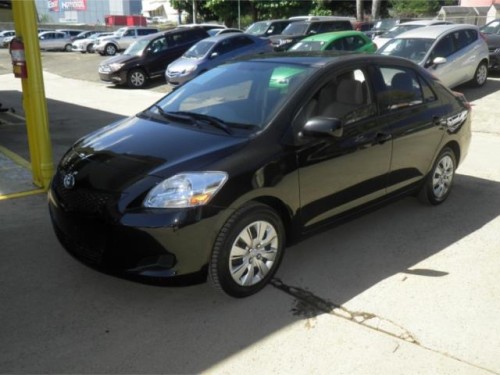 Toyota Yaris 4dr Sdn Auto Negro 2012