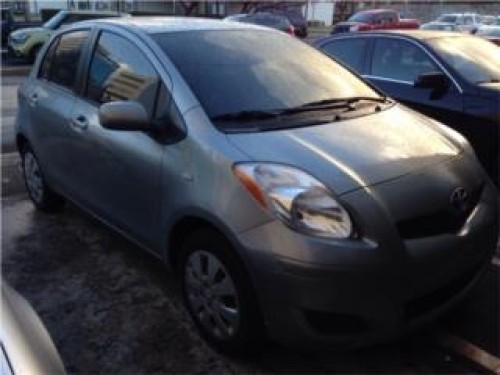 Toyota Yaris Hatchback 4pts 2010 23k millas