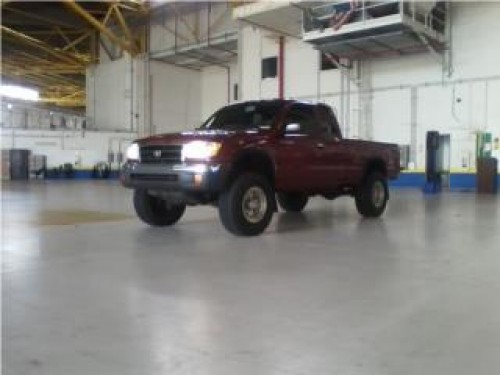 Toyota pick up 1998 4x2 v6, como nueva