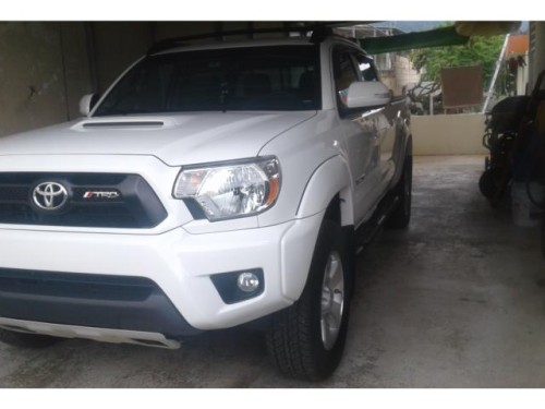 Toyota tacoma 2015 doble cabina 10,000