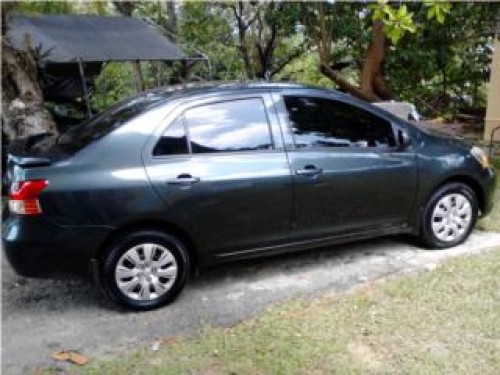 Toyota yaris 2011 $8.800