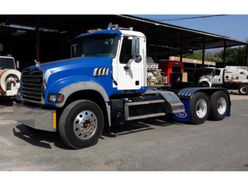 Tractor Mack Remolque Blue