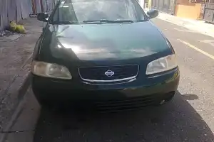 V nissan 2001 sentra verde metalico 