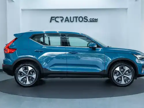 VOLVO XC40 ULTIMATE B4 2024