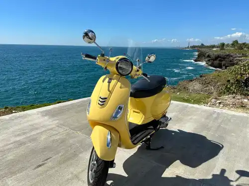 Vespa VXL 150 2022 con multiples accesorios! 6,000Km y mantenimiento a