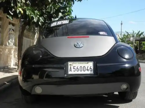 Volkswagen Beetle 1999 negro 
