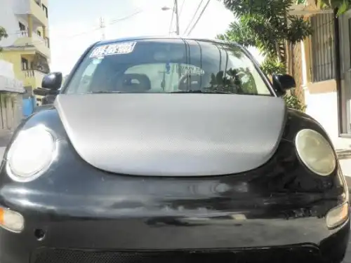 Volkswagen Beetle 1999 negro 