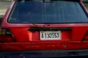 Volkswagen Golf 1986 rojo 