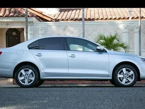 Volkswagen Jetta  2012