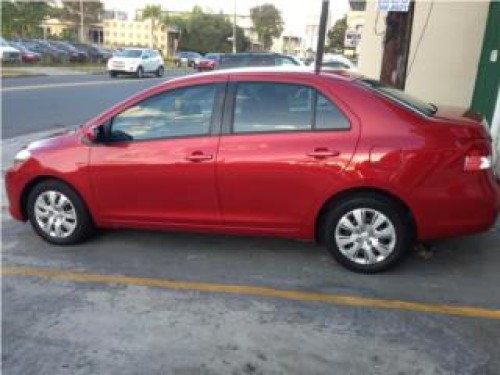 YARIS 2007 4 PTAS COMO NUEVO