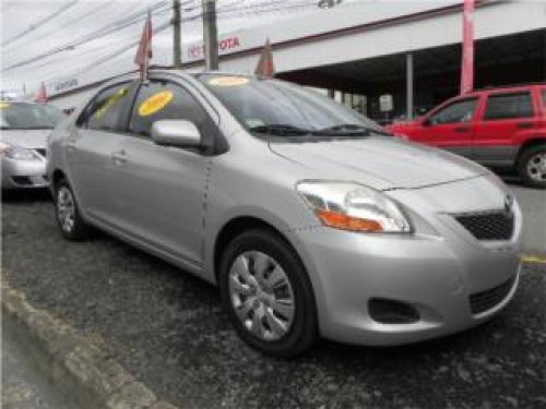 YARIS 2009 SEDAN COMO NUEVO