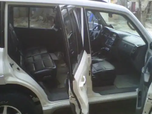 Yipeta mitsubishi  montero 2001 cara de gato full 