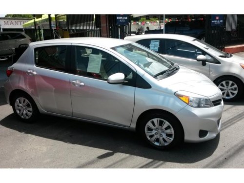 Yoyota yaris 2013