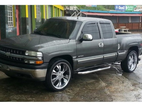 chevrolet silverado. mirala