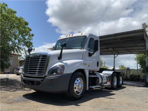 freightliner Cascadia 2014,motor cummins 450