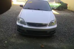 honda civic 2000 mica ancha esta como una bebe
