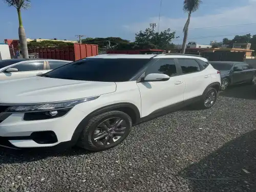 kia seltos 2023 ex semi nuevo. blanco 