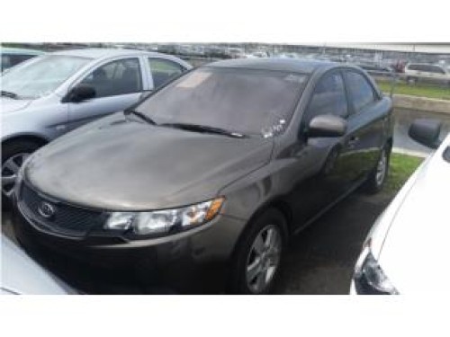 kia forte 2010 4 puertas,bien equipado