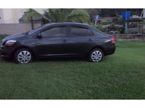 se vende cuenta Toyota yaris 2010 autac